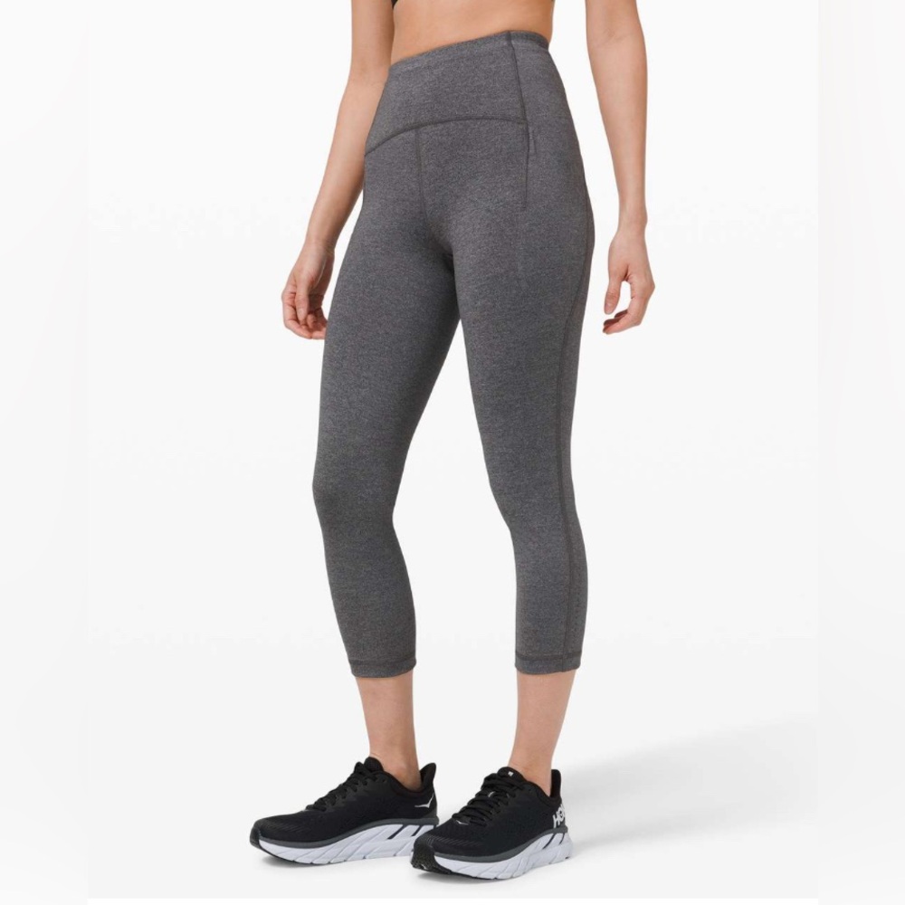 LULULEMON EUC SIZE 6 SWIFT SPEED H/R CROP/ 21”
